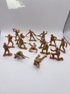 58 Pc Plastic Army Men Toy Soldiers Tan Military Figures Mixed Poses Toy Lot